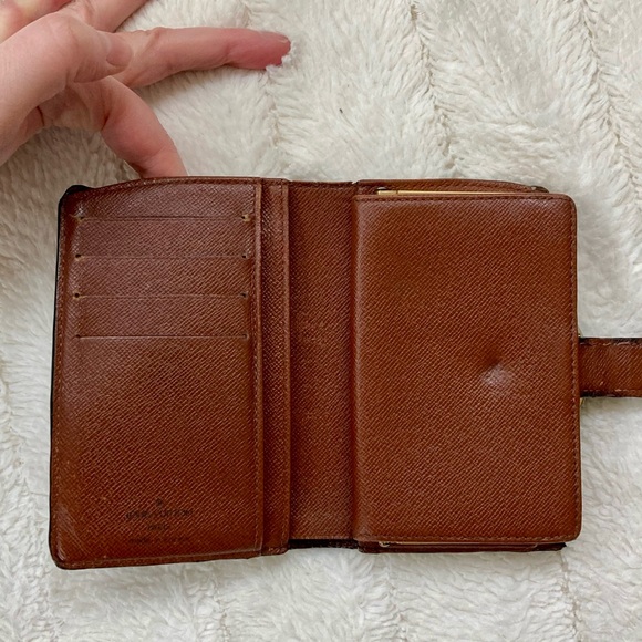 ❌SOLD❌ Louis Vuitton Vintage Y2K Monogram Kisslock Compact Wallet - Picture 14 of 16